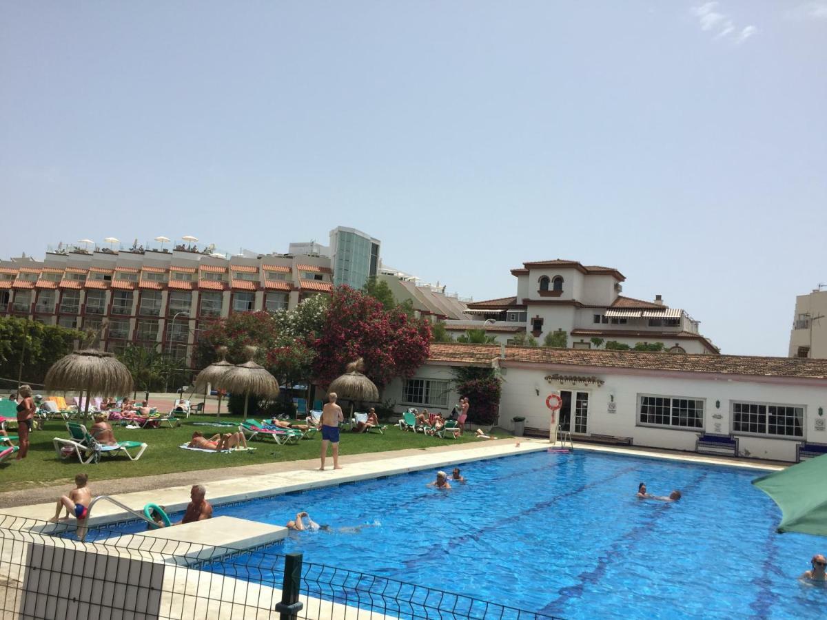 Carihuela Palace Beach Apartamento Torremolinos Exterior foto